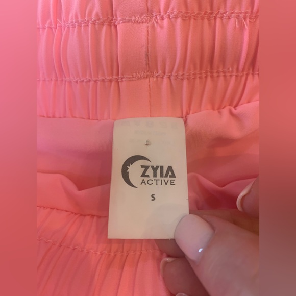 NWOT ZYIA ACTIVE Women’s Pink FLOW SHORTS Size small Lined Scallop Hem (i) - Picture 7 of 8